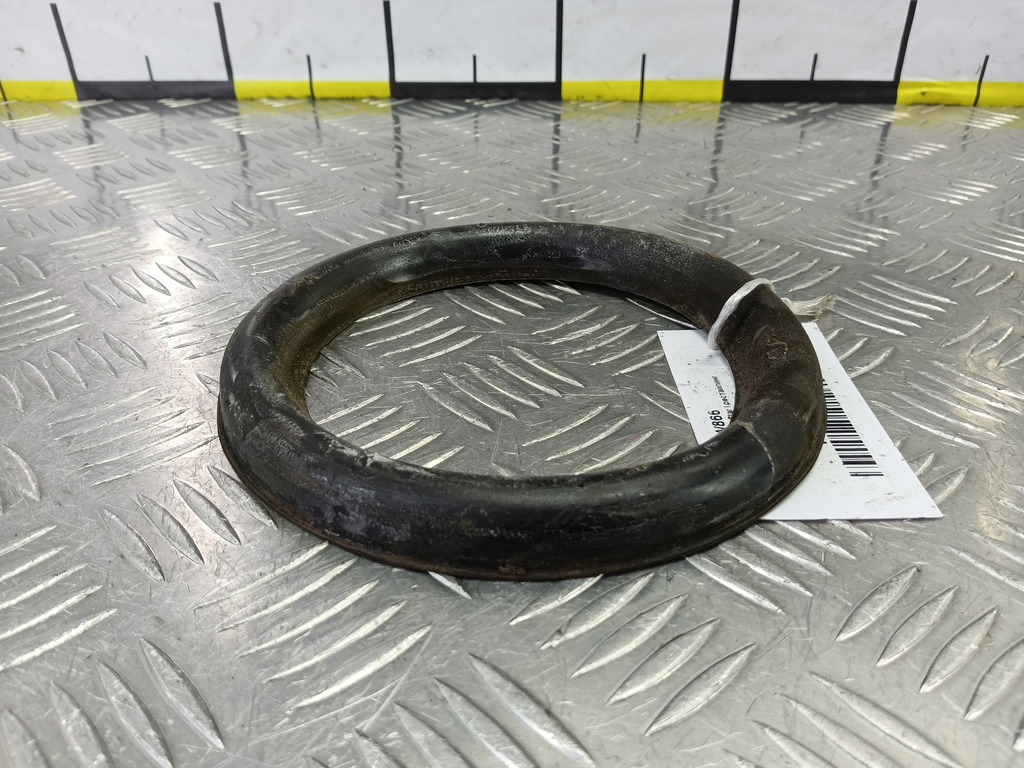 опора пружины MITSUBISHI CARISMA 1.6 AT (90 л.с.)Carisma  I рестайлинг (1999—2004) Лифтбек MR913368, 860 рублей, Москва