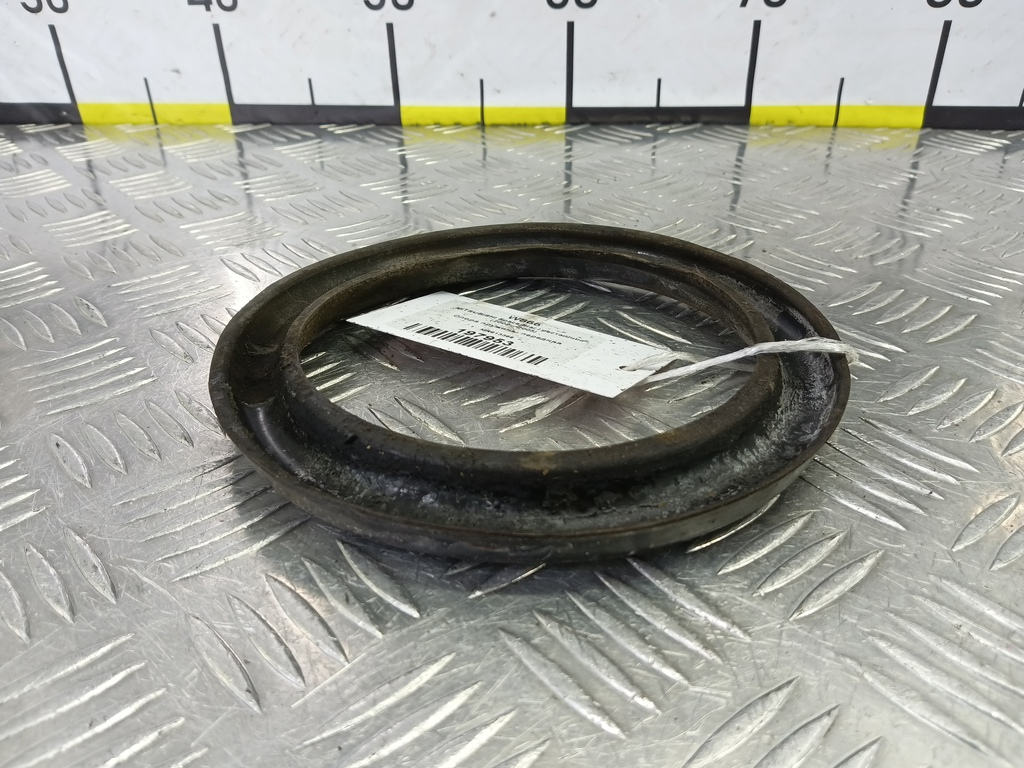 опора пружины MITSUBISHI CARISMA 1.6 AT (90 л.с.)Carisma  I рестайлинг (1999—2004) Лифтбек MR913368, 860 рублей, Москва