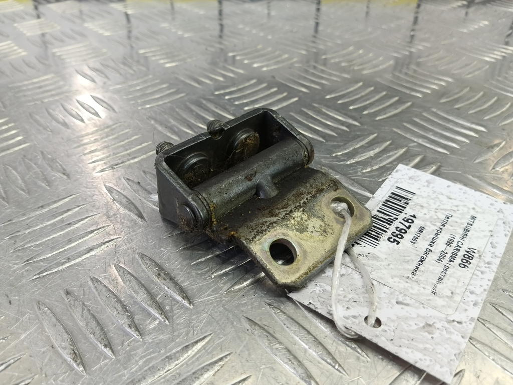 петля крышки багажника MITSUBISHI CARISMA 1.6 AT (90 л.с.)Carisma  I рестайлинг (1999—2004) Лифтбек MR170031, 520 рублей, Москва