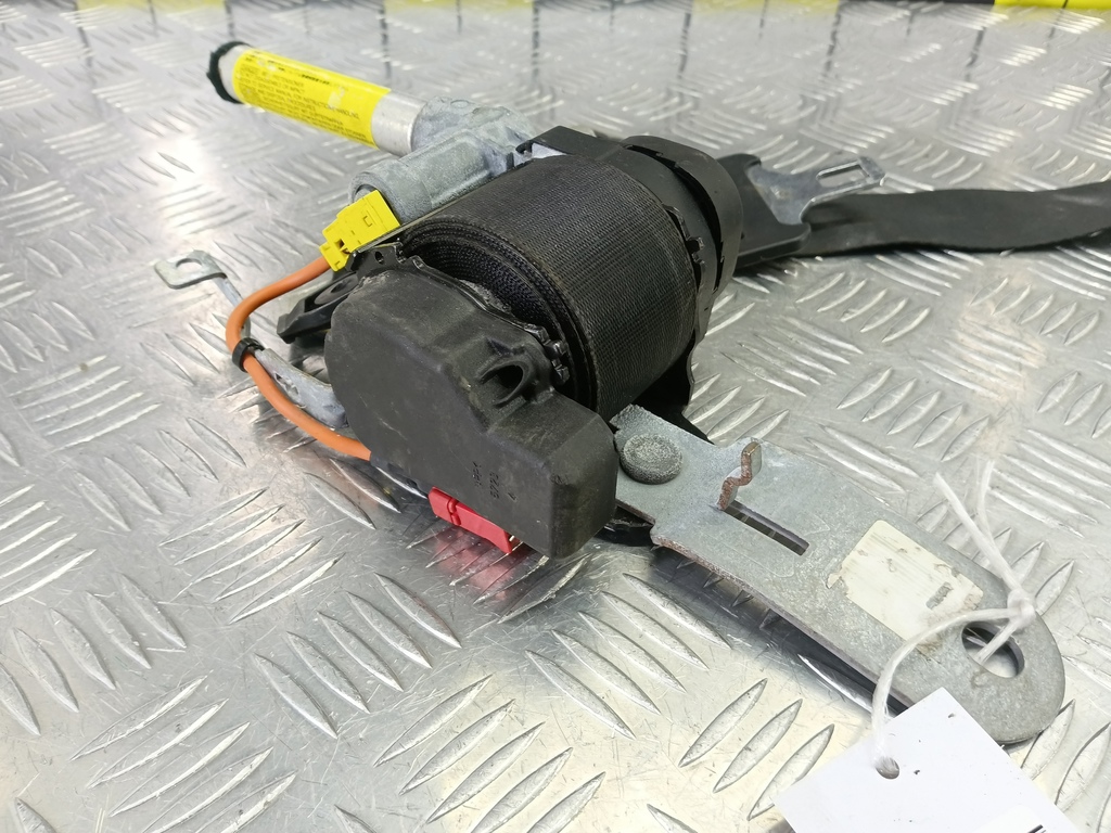 ремень безопасности MITSUBISHI CARISMA 1.6 AT (90 л.с.)Carisma  I рестайлинг (1999—2004) Лифтбек MR913970, 750 рублей, Москва