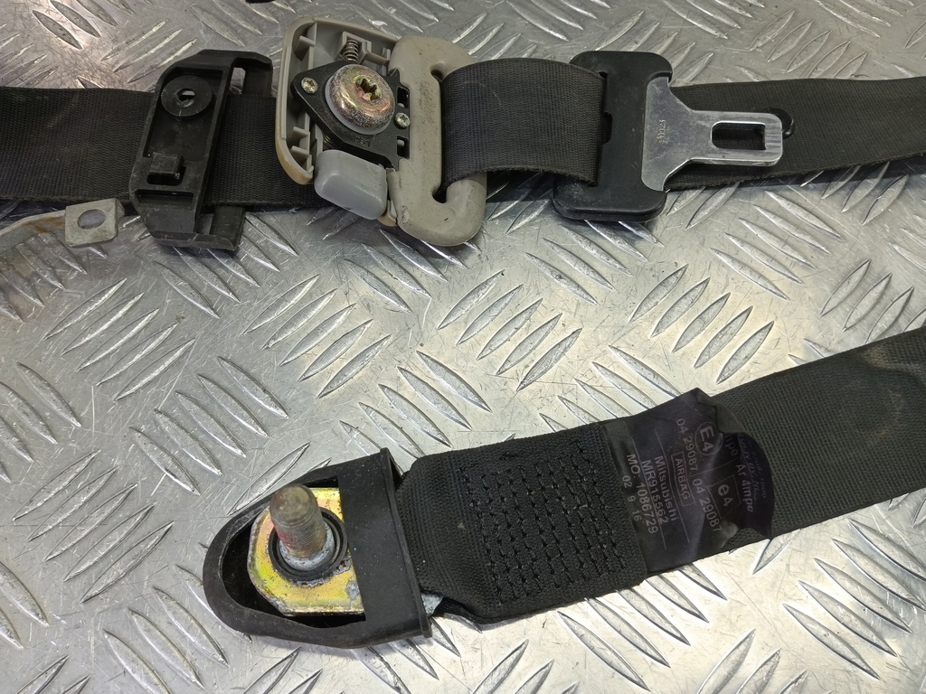 ремень безопасности MITSUBISHI CARISMA 1.6 AT (90 л.с.)Carisma  I рестайлинг (1999—2004) Лифтбек MR913971, 630 рублей, Москва