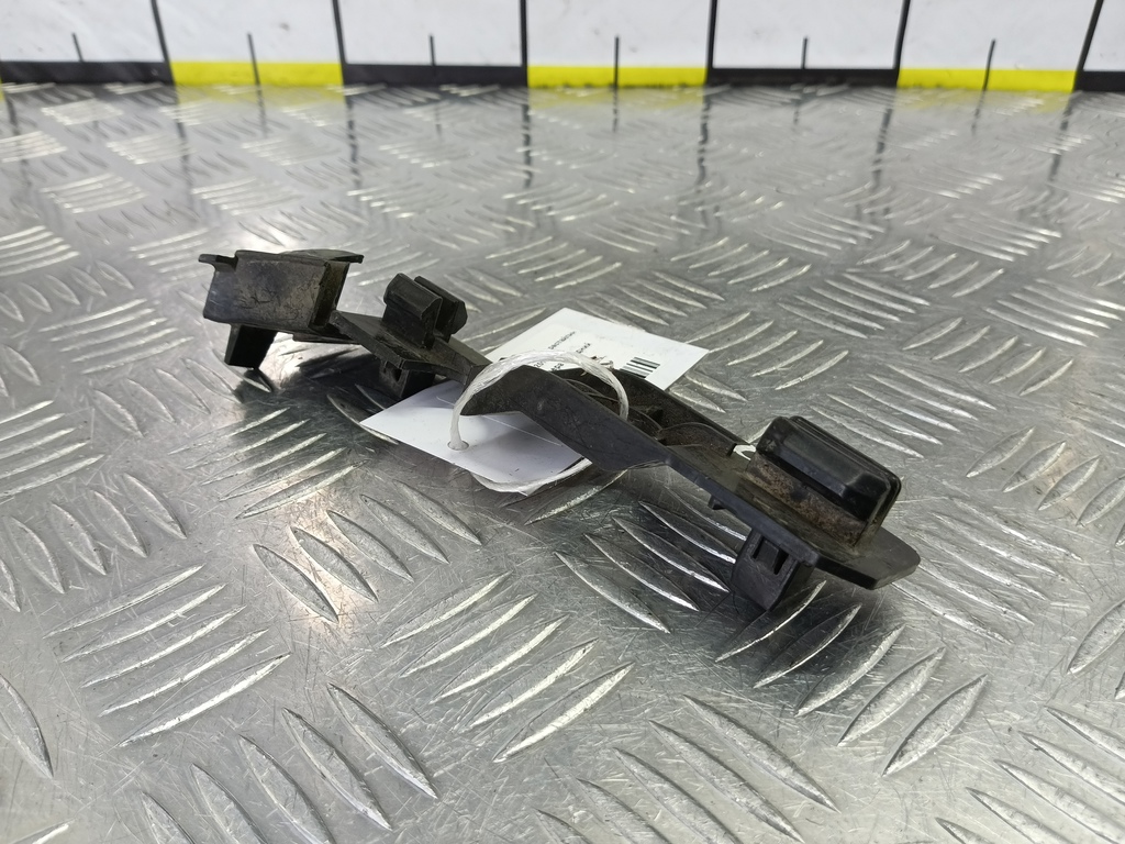 кронштейн бампера Hyundai GETZ 1.1 MT (66 л.с.)Getz  I рестайлинг (2005—2011) Хетчбэк 865921C300, 980 рублей, Москва