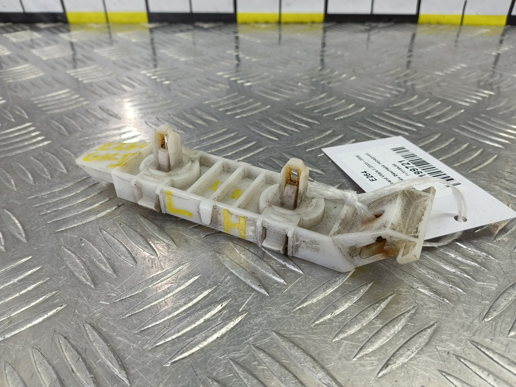 кронштейн бампера SUZUKI Grand Vitara 2.0 4WD MT (140 л.с.)Grand Vitara  II (2005—2008) Внедорожник 7173165J00, 980 рублей, Москва