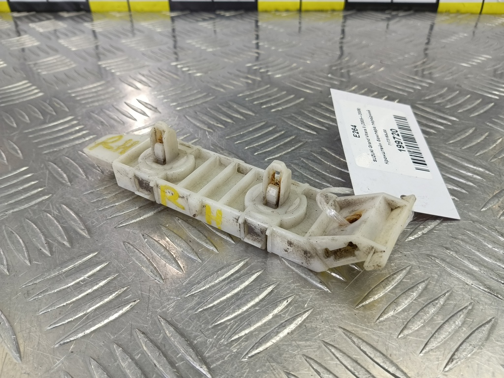 кронштейн бампера SUZUKI Grand Vitara 2.0 4WD MT (140 л.с.)Grand Vitara  II (2005—2008) Внедорожник 7173165J00, 980 рублей, Москва