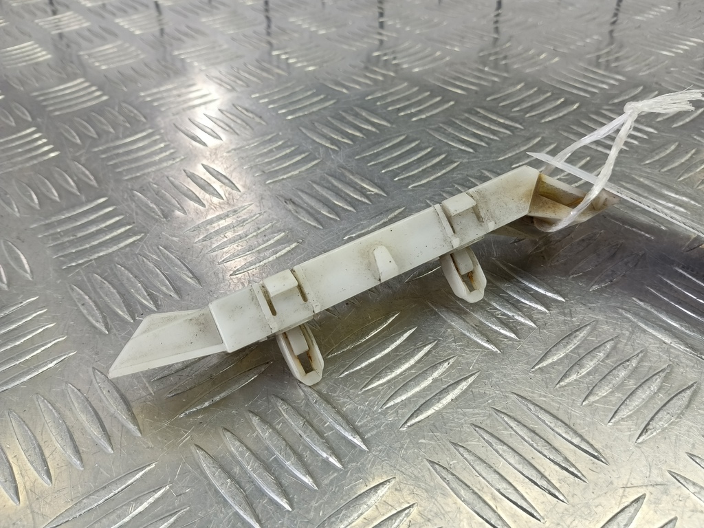 кронштейн бампера SUZUKI Grand Vitara 2.0 4WD MT (140 л.с.)Grand Vitara  II (2005—2008) Внедорожник 7173165J00, 980 рублей, Москва