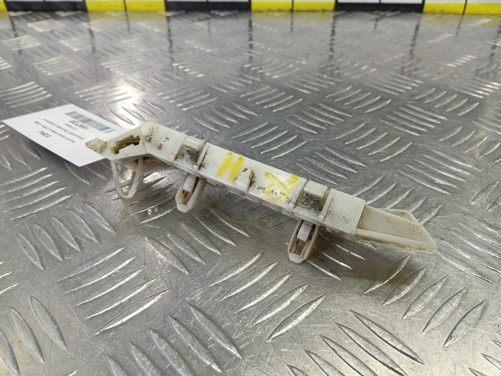 кронштейн бампера SUZUKI Grand Vitara 2.0 4WD MT (140 л.с.)Grand Vitara  II (2005—2008) Внедорожник 7173165J00, 980 рублей, Москва