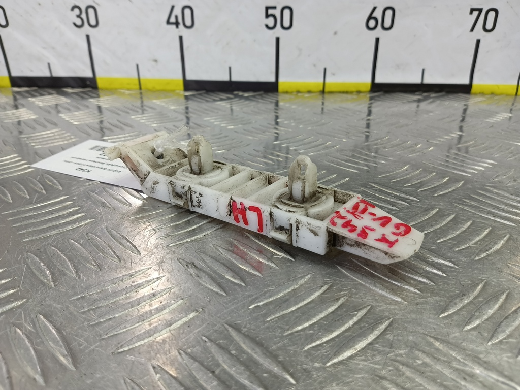 кронштейн бампера SUZUKI Grand Vitara 2.4 AT (169 л.с.)Grand Vitara  II рестайлинг (2008—2012) Внедорожник 7173165J00, 980 рублей, Москва