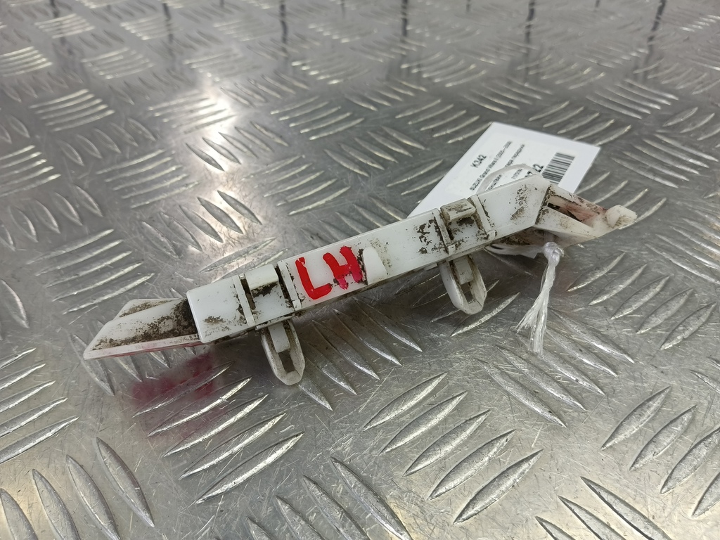 кронштейн бампера SUZUKI Grand Vitara 2.4 AT (169 л.с.)Grand Vitara  II рестайлинг (2008—2012) Внедорожник 7173165J00, 980 рублей, Москва