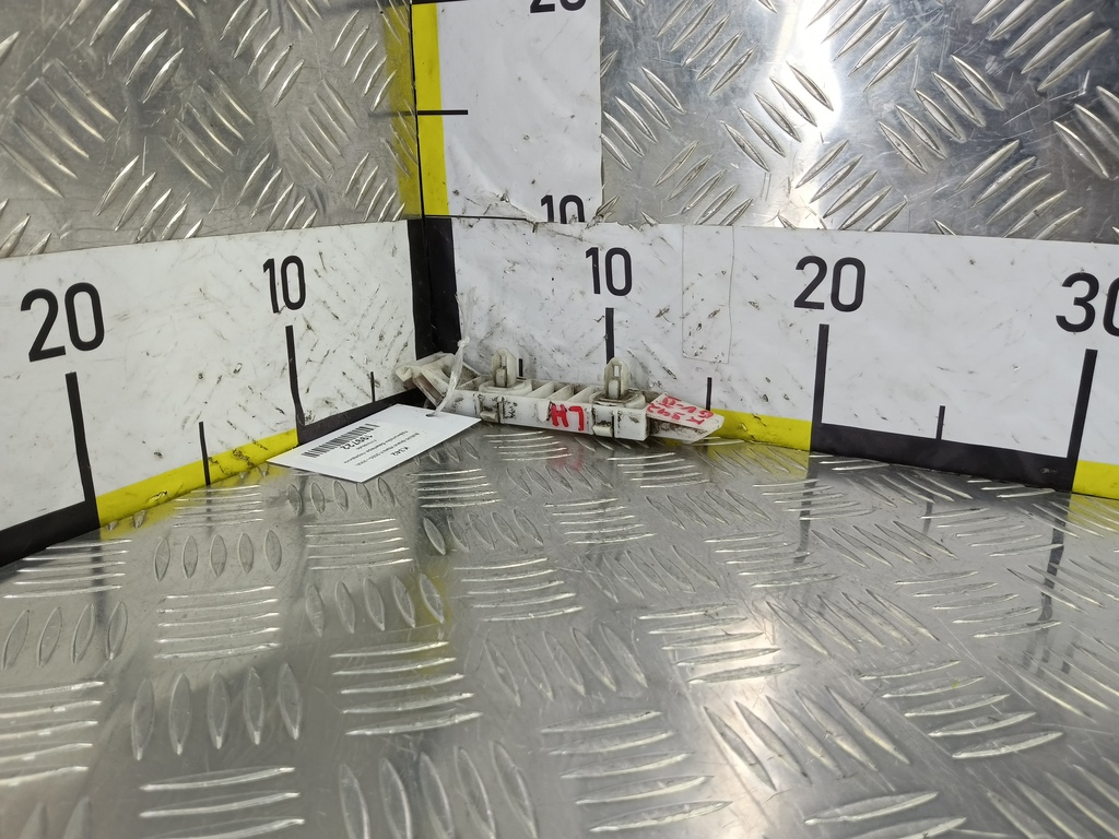 кронштейн бампера SUZUKI Grand Vitara 2.4 AT (169 л.с.)Grand Vitara  II рестайлинг (2008—2012) Внедорожник 7173165J00, 980 рублей, Москва