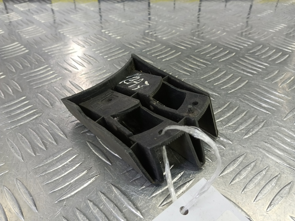 накладка бампера переднего MITSUBISHI PAJERO SPORT  MR496691, 980 рублей, Москва