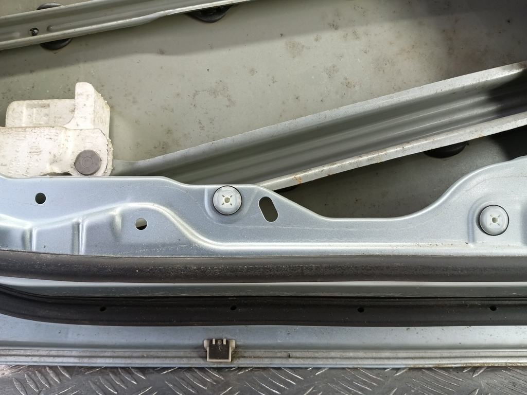 дверь MAZDA 3 1.6 MT (105 л.с.)3  BK рестайлинг (2006—2009) Седан BNYV5902, 32600 рублей, Москва