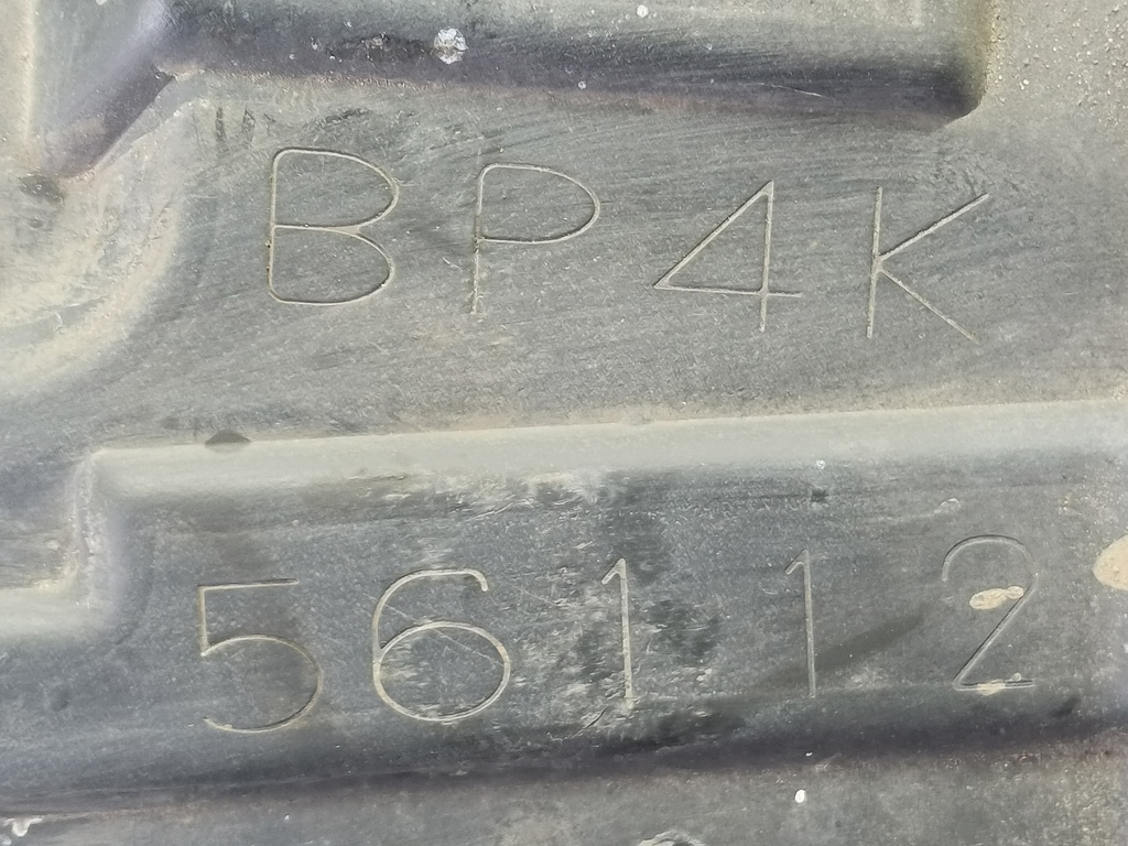 дефлектор радиатора (пыльник) MAZDA 3 1.6 MT (105 л.с.)3  BK рестайлинг (2006—2009) Седан BP4K56112, 1900 рублей, Москва