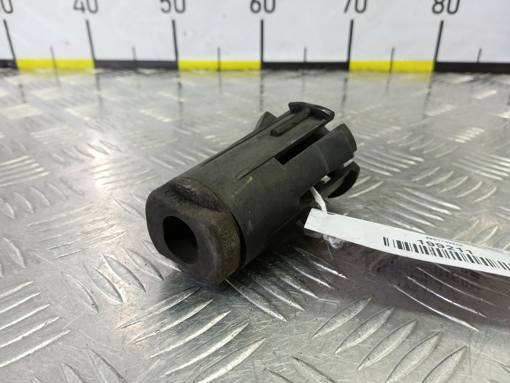 кронштейн радиатора MAZDA 3 1.6 MT (105 л.с.)3  BK рестайлинг (2006—2009) Седан Z60115240F, 520 рублей, Москва