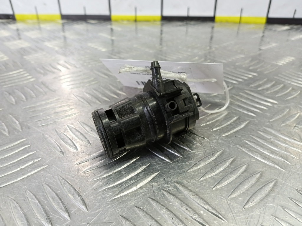 насос омывателя (моторчик) MAZDA 3 1.6 MT (105 л.с.)3  BK рестайлинг (2006—2009) Седан G22C-67-482, 1210 рублей, Москва