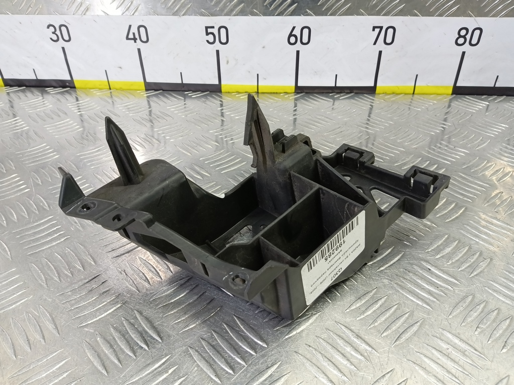 кронштейн бампера MAZDA 3 1.6 MT (105 л.с.)3  BK рестайлинг (2006—2009) Седан BR5H502A1, 1320 рублей, Москва