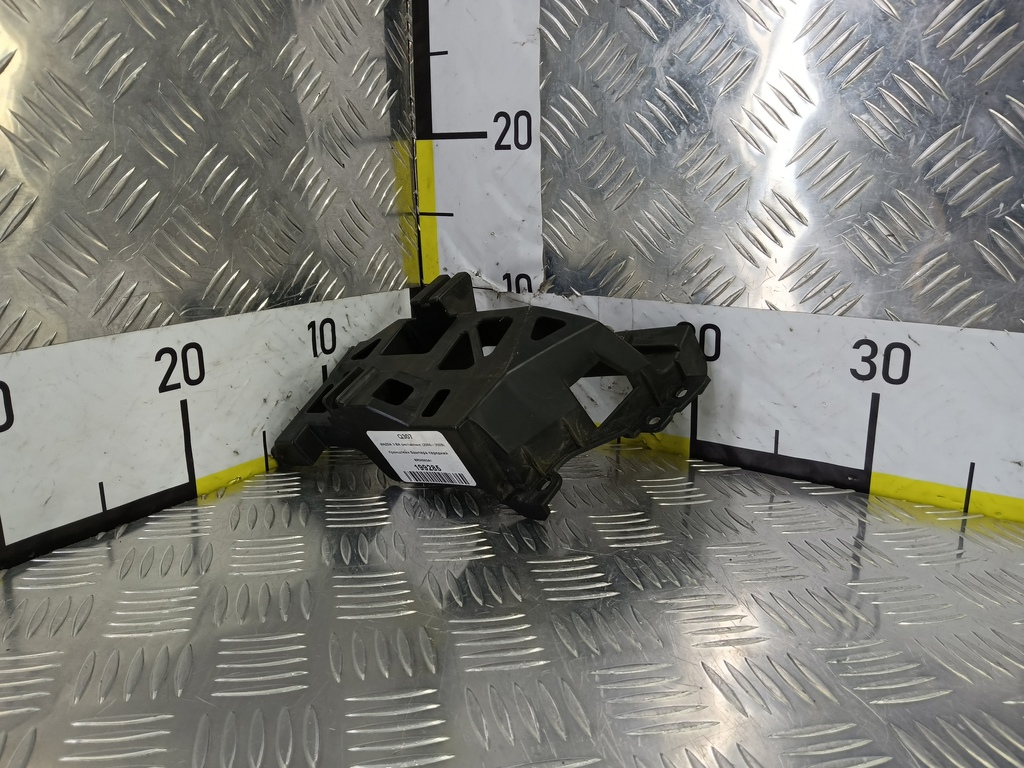 кронштейн бампера MAZDA 3 1.6 MT (105 л.с.)3  BK рестайлинг (2006—2009) Седан BR5H502A1, 1320 рублей, Москва