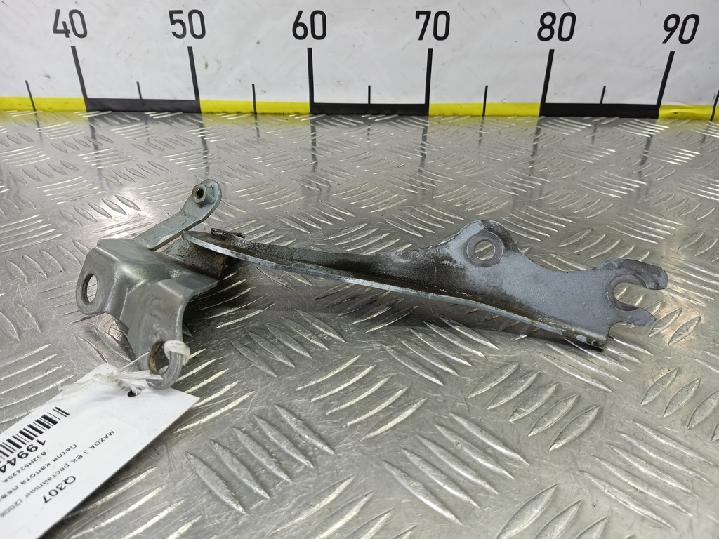 петля капота MAZDA 3 1.6 MT (105 л.с.)3  BK рестайлинг (2006—2009) Седан B32H52420A, 2130 рублей, Москва