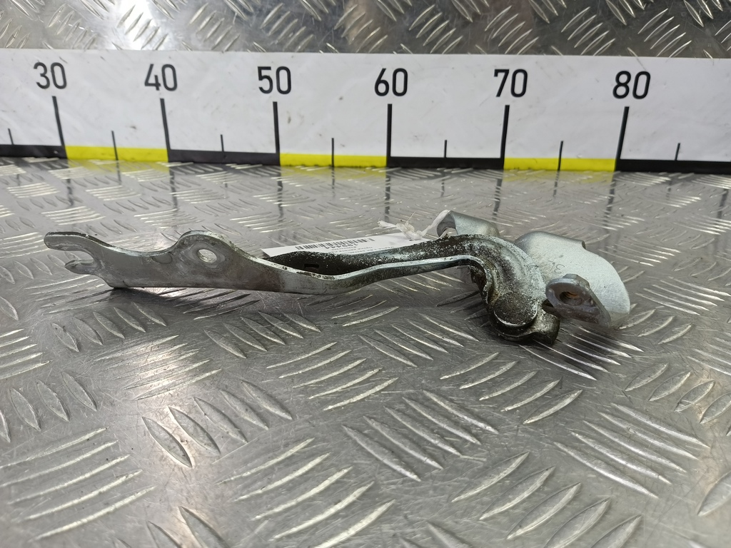 петля капота MAZDA 3 1.6 MT (105 л.с.)3  BK рестайлинг (2006—2009) Седан B32H52420A, 2130 рублей, Москва