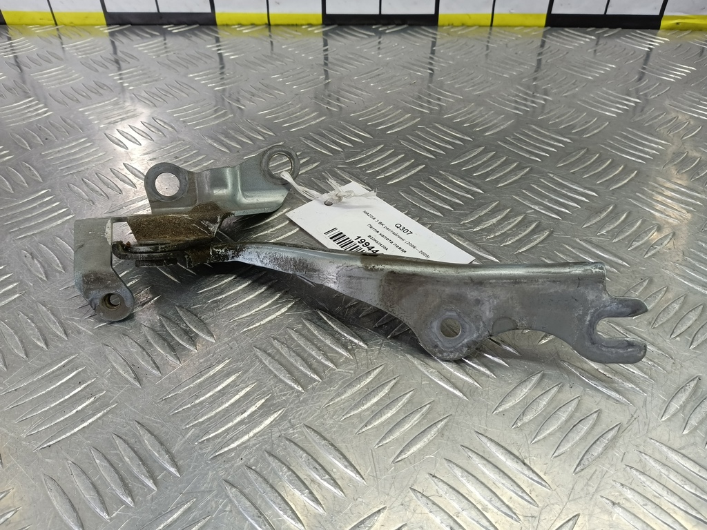 петля капота MAZDA 3 1.6 MT (105 л.с.)3  BK рестайлинг (2006—2009) Седан B32H52420A, 2130 рублей, Москва