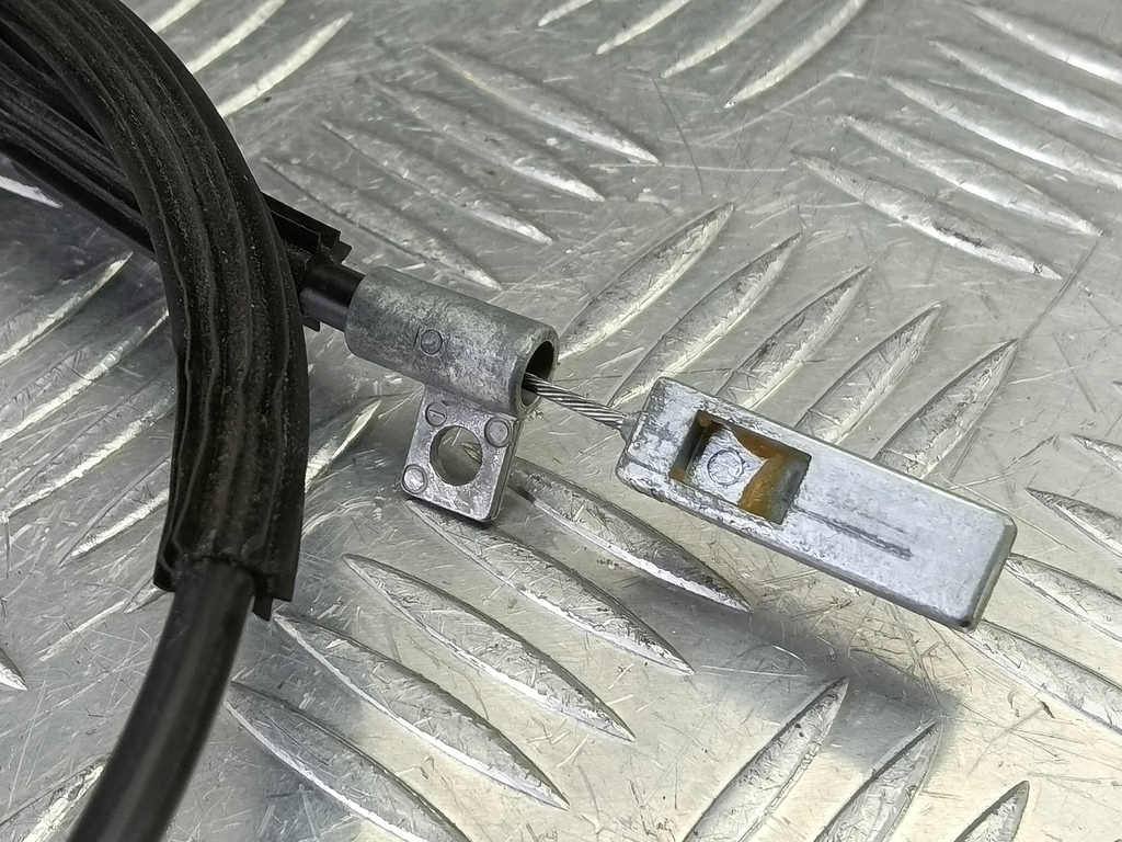 трос замка зажигания MITSUBISHI CARISMA 1.6 AT (90 л.с.)Carisma  I рестайлинг (1999—2004) Лифтбек MR102177, 1320 рублей, Москва