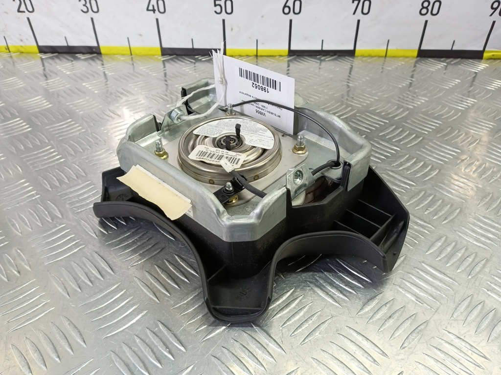 подушка безопасности водителя MITSUBISHI CARISMA 1.6 AT (90 л.с.)Carisma  I рестайлинг (1999—2004) Лифтбек MR911925, 1670 рублей, Москва