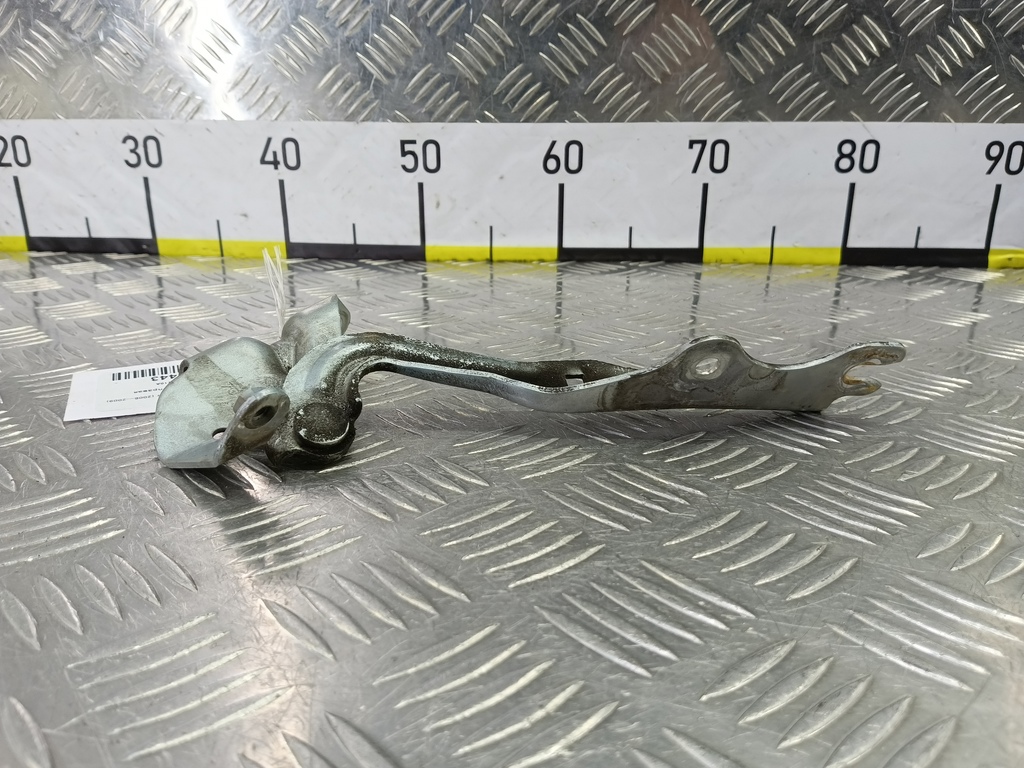 петля капота MAZDA 3 1.6 MT (105 л.с.)3  BK рестайлинг (2006—2009) Седан B32H52410A, 1550 рублей, Москва