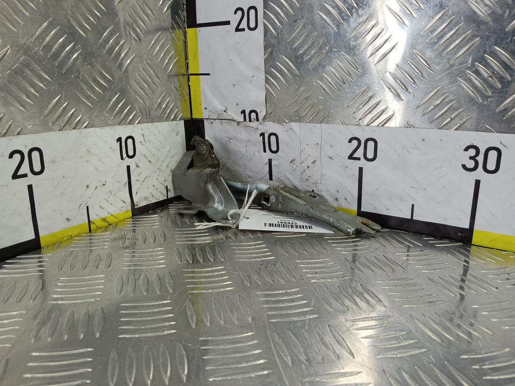 петля капота MAZDA 3 1.6 MT (105 л.с.)3  BK рестайлинг (2006—2009) Седан B32H52410A, 1550 рублей, Москва