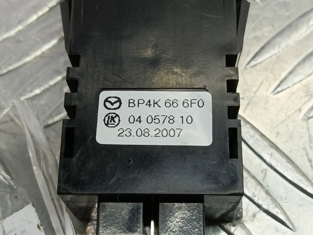 кнопка регулировки фар MAZDA 3 1.6 MT (105 л.с.)3  BK рестайлинг (2006—2009) Седан BP4K666F0, 520 рублей, Москва