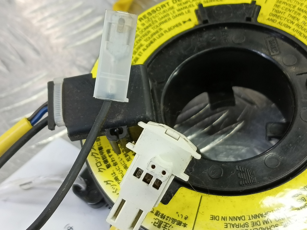 контактное кольцо (шлейф) MITSUBISHI CARISMA 1.6 AT (90 л.с.)Carisma  I рестайлинг (1999—2004) Лифтбек MR912476, 1550 рублей, Москва