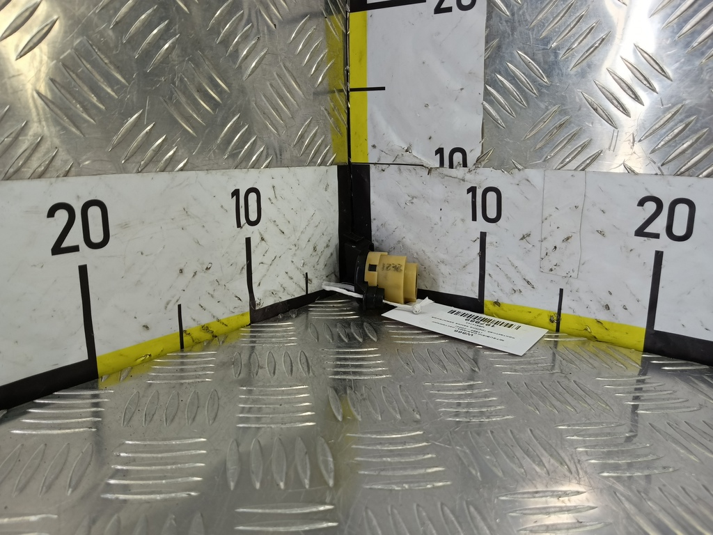 контактная группа замка зажигания MITSUBISHI CARISMA 1.6 AT (90 л.с.)Carisma  I рестайлинг (1999—2004) Лифтбек MR914743, 5000 рублей, Москва