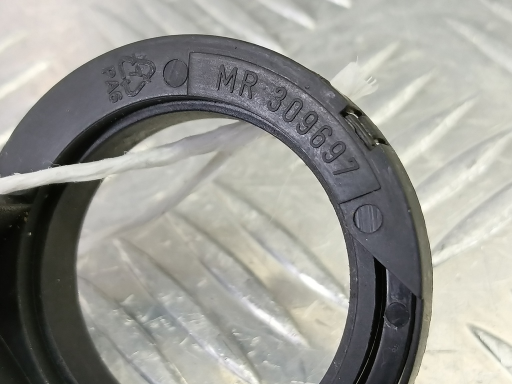 антенна иммобилайзера MITSUBISHI CARISMA 1.6 AT (90 л.с.)Carisma  I рестайлинг (1999—2004) Лифтбек MR309697, 2130 рублей, Москва