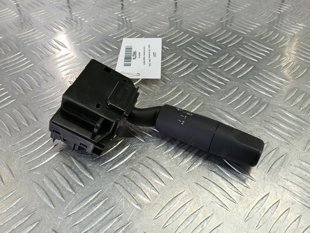 переключатель подрулевой MAZDA 3 1.6 MT (105 л.с.)3  BK рестайлинг (2006—2009) Седан BN8V66128, 520 рублей, Москва