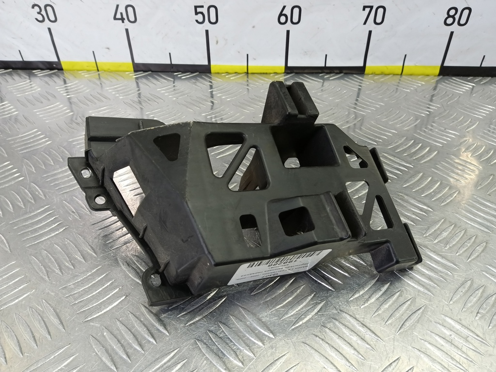 кронштейн бампера MAZDA 3 1.6 MT (105 л.с.)3  BK рестайлинг (2006—2009) Седан BR5H502B1, 1320 рублей, Москва