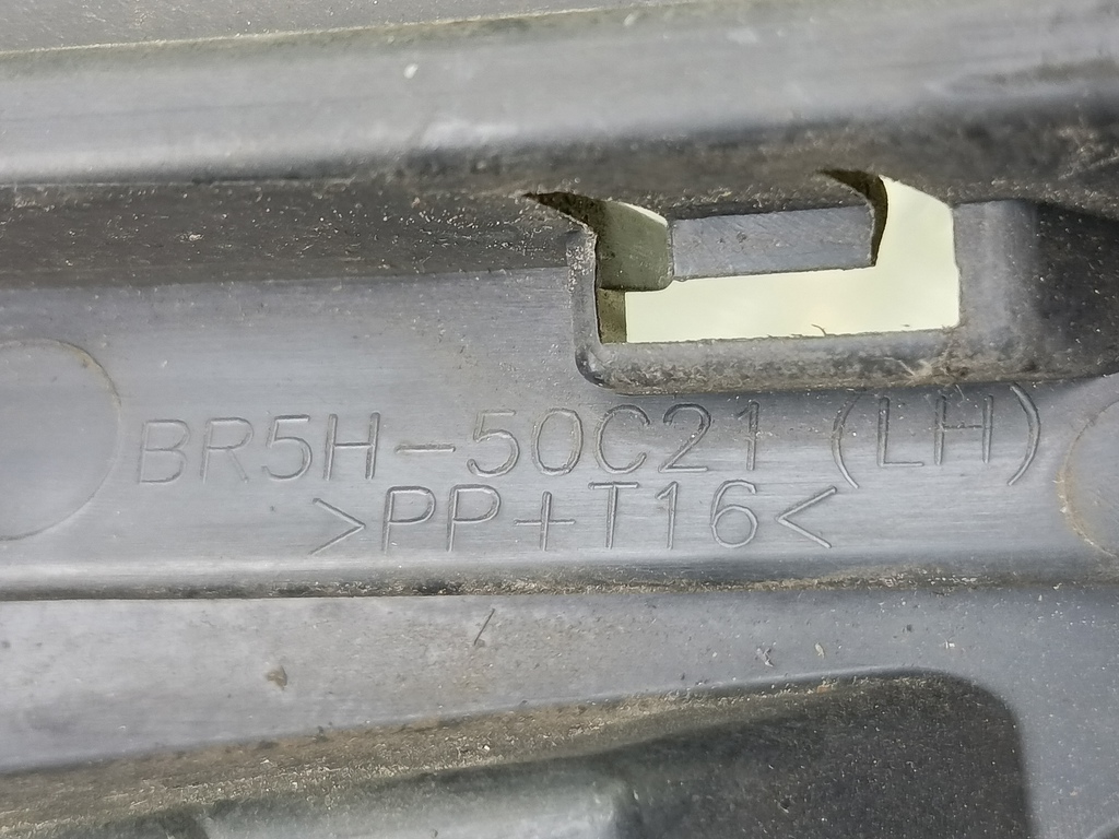 накладка бампера переднего MAZDA 3 1.6 MT (105 л.с.)3  BK рестайлинг (2006—2009) Седан BR5H50C21B, 2700 рублей, Москва