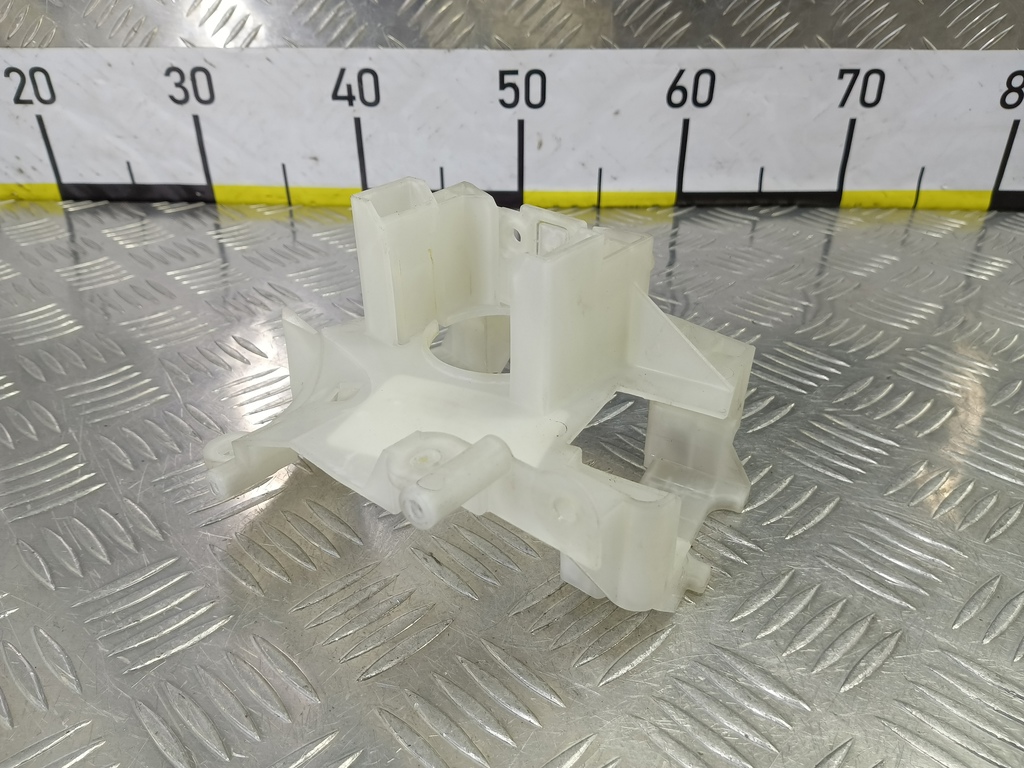 кронштейн переключателей подрулевых MAZDA 3 1.6 MT (105 л.с.)3  BK рестайлинг (2006—2009) Седан BP4K661B1, 520 рублей, Москва