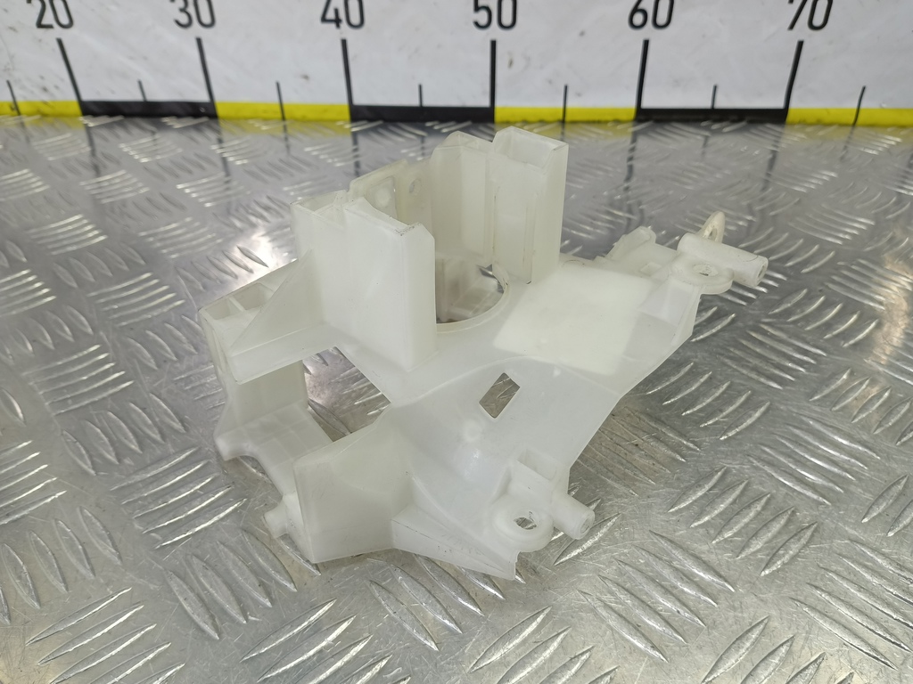 кронштейн переключателей подрулевых MAZDA 3 1.6 MT (105 л.с.)3  BK рестайлинг (2006—2009) Седан BP4K661B1, 520 рублей, Москва