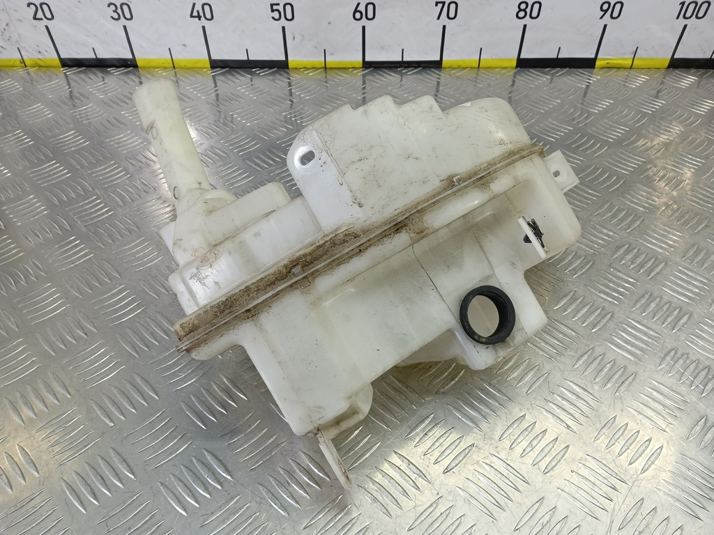 бачок омывателя MAZDA 3 1.6 MT (105 л.с.)3  BK рестайлинг (2006—2009) Седан BN9B67481B, 6840 рублей, Москва