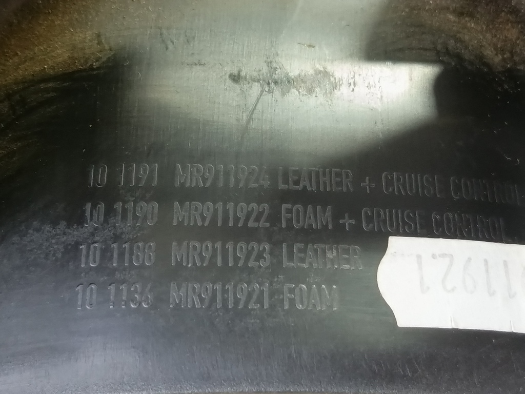 руль MITSUBISHI CARISMA 1.6 AT (90 л.с.)Carisma  I рестайлинг (1999—2004) Лифтбек MR740916, 1550 рублей, Москва