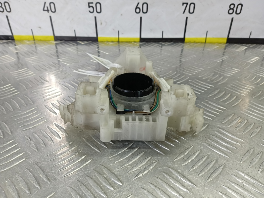 кронштейн переключателей подрулевых MITSUBISHI LANCER 1.6 MT (98 л.с.)Lancer  IX рестайлинг (2005—2010) Седан MN134589, 750 рублей, Москва