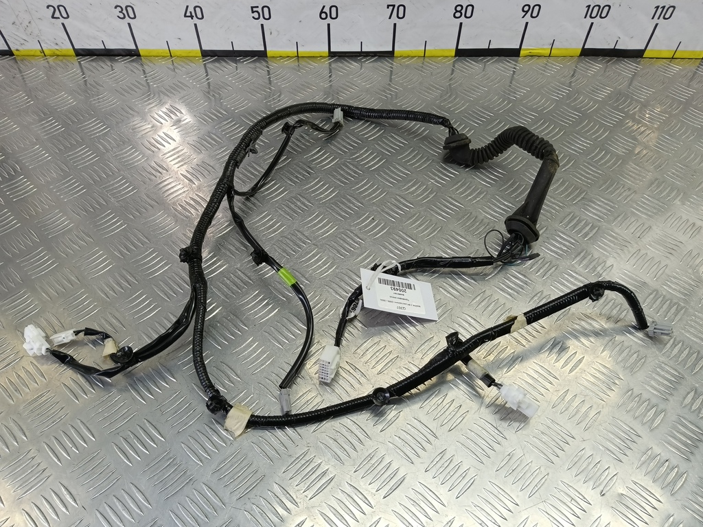 проводка (коса) MAZDA 3 1.6 MT (105 л.с.)3  BK рестайлинг (2006—2009) Седан BN9R6706Y, 2700 рублей, Москва