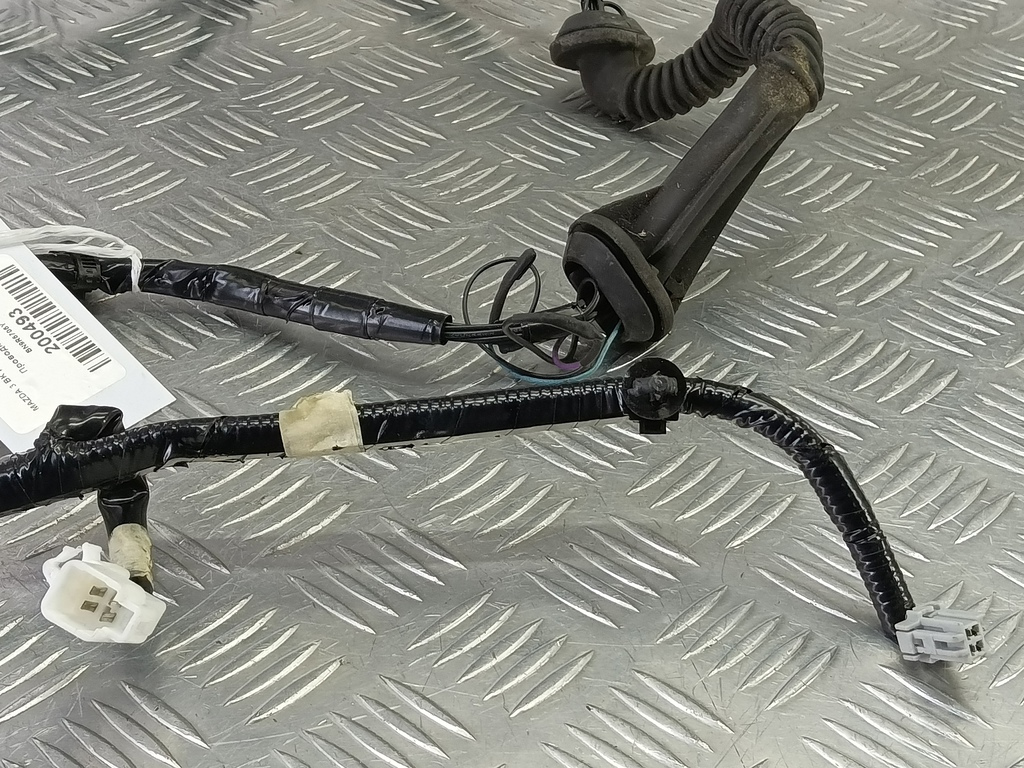 проводка (коса) MAZDA 3 1.6 MT (105 л.с.)3  BK рестайлинг (2006—2009) Седан BN9R6706Y, 2700 рублей, Москва