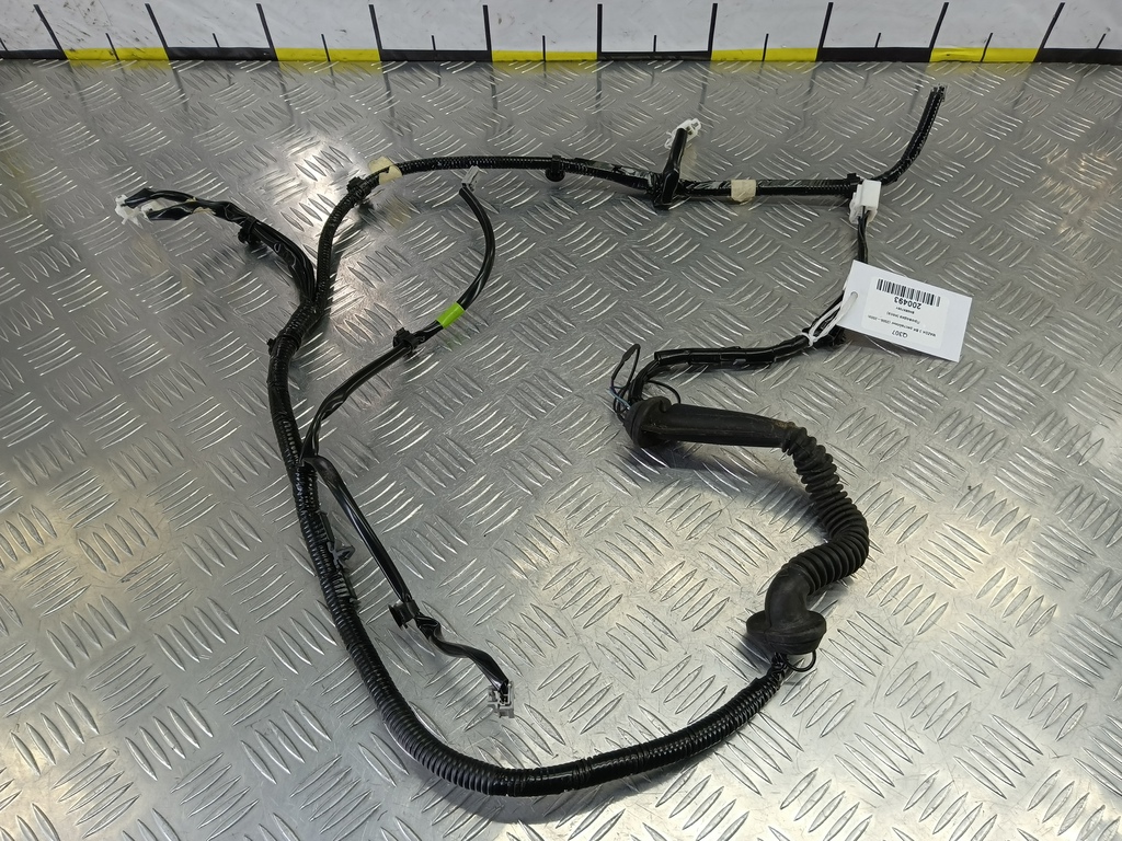 проводка (коса) MAZDA 3 1.6 MT (105 л.с.)3  BK рестайлинг (2006—2009) Седан BN9R6706Y, 2700 рублей, Москва