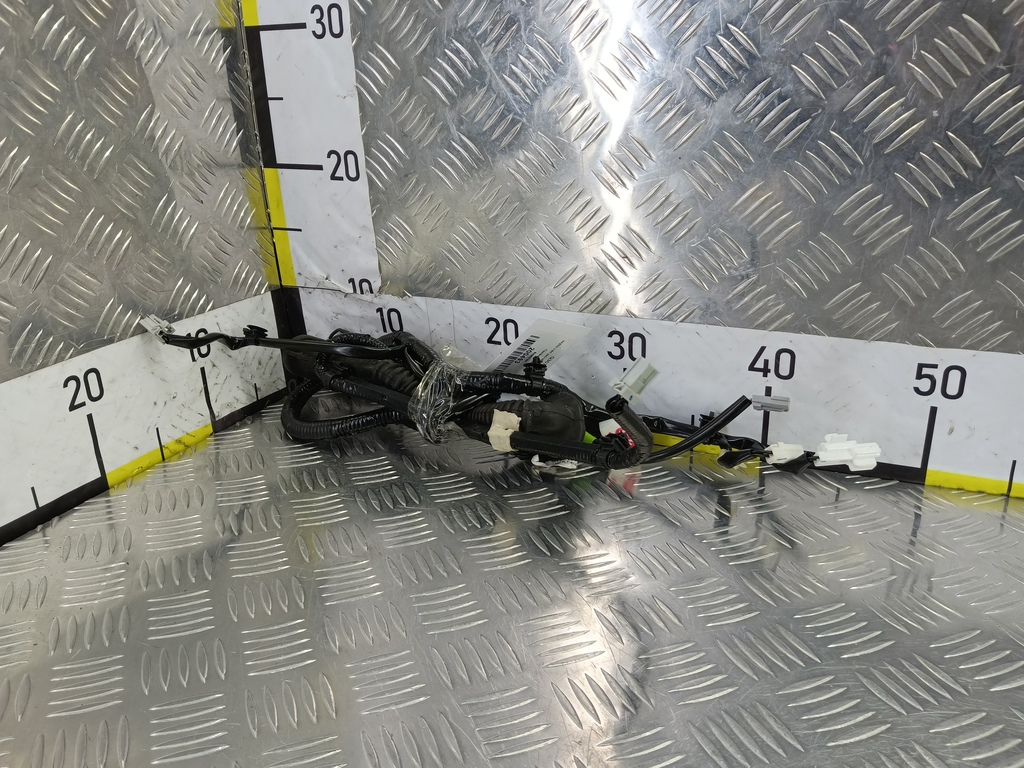 проводка (коса) MAZDA 3 1.6 MT (105 л.с.)3  BK рестайлинг (2006—2009) Седан BN9R6706Y, 2700 рублей, Москва