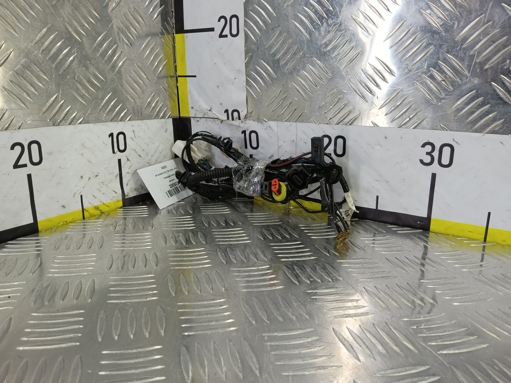 проводка (коса) MITSUBISHI COLT 1.3 MT (95 л.с.)Colt  Z30 (2002—2012) Хетчбэк MN108061, 1210 рублей, Москва