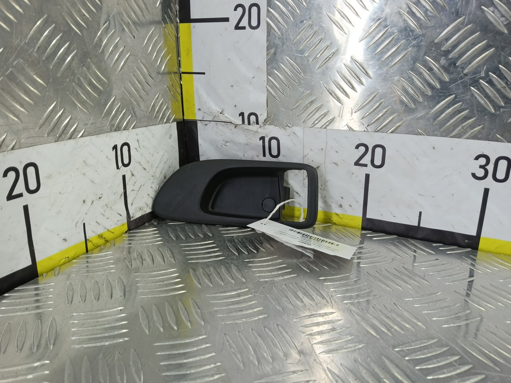 накладка ручки двери (внутренняя) MAZDA 3 1.6 MT (105 л.с.)3  BK рестайлинг (2006—2009) Седан GJ6A59303B02, 1090 рублей, Москва