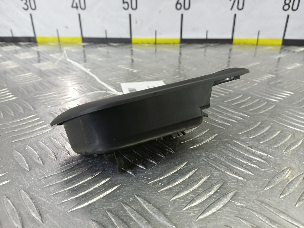 накладка ручки двери (внутренняя) MAZDA 3 1.6 MT (105 л.с.)3  BK рестайлинг (2006—2009) Седан D35058303A02, 520 рублей, Москва