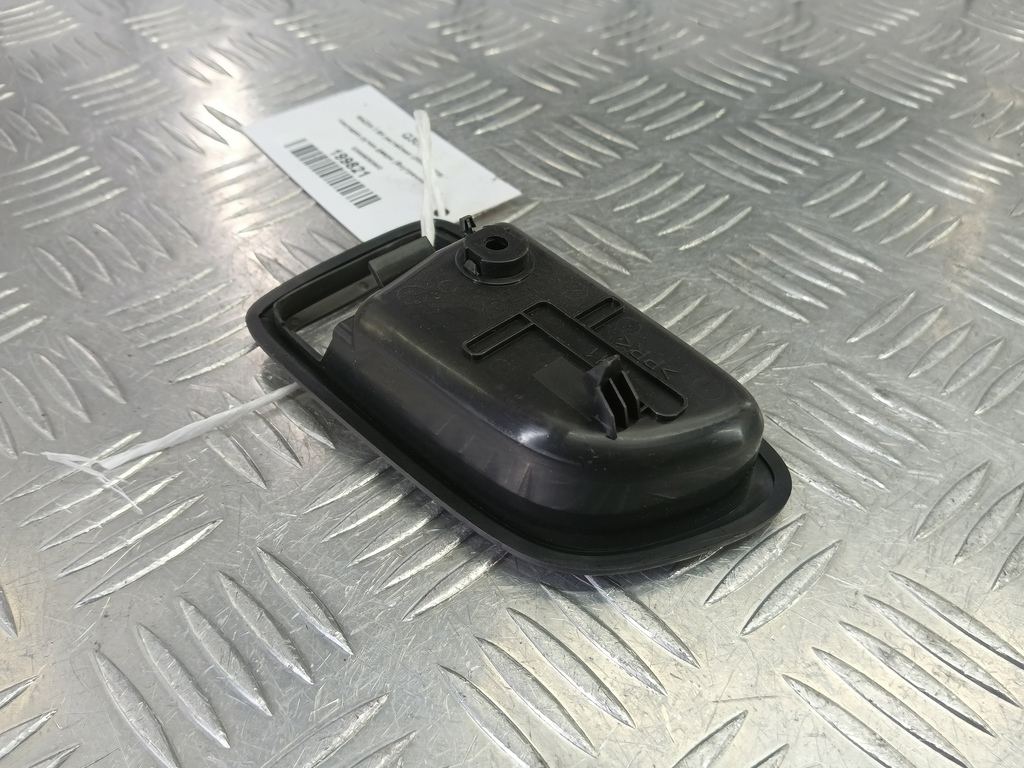 накладка ручки двери (внутренняя) MAZDA 3 1.6 MT (105 л.с.)3  BK рестайлинг (2006—2009) Седан D35058303A02, 520 рублей, Москва