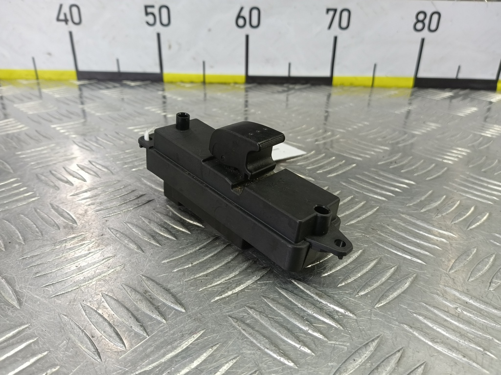 кнопка стеклоподъемника MAZDA 3 1.6 MT (105 л.с.)3  BK рестайлинг (2006—2009) Седан BP4K-66-370, 520 рублей, Москва