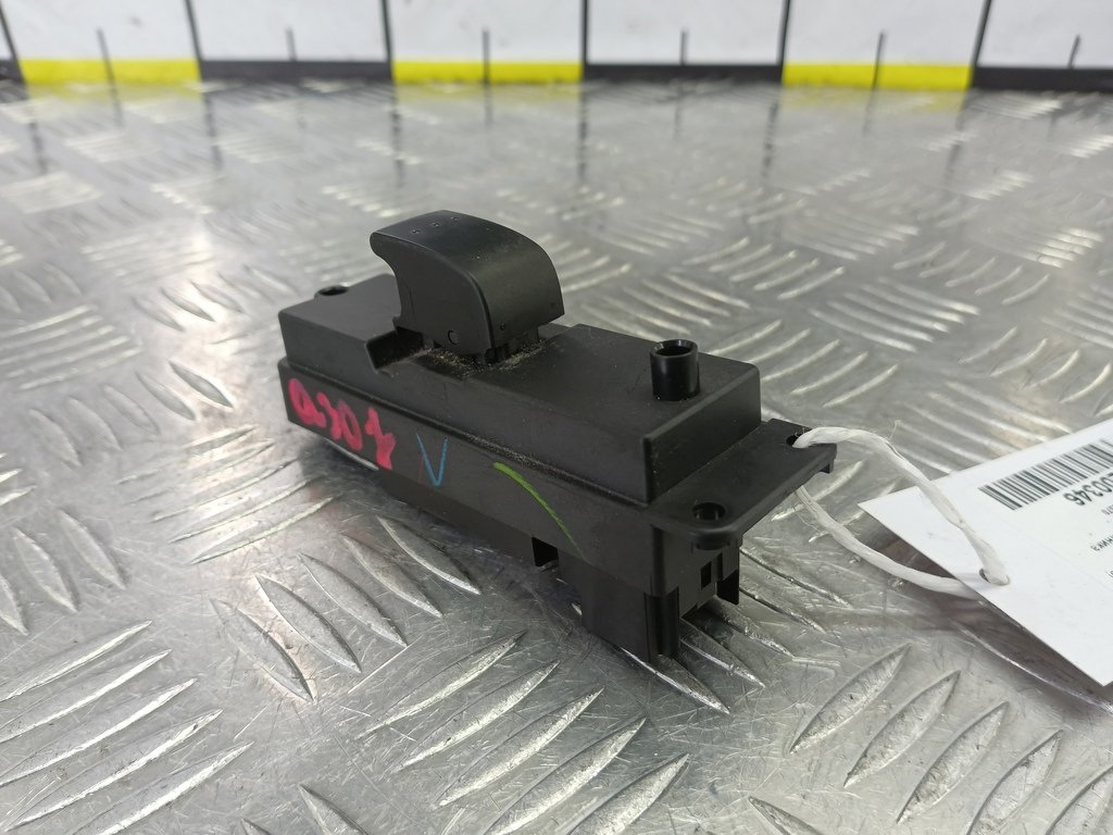 кнопка стеклоподъемника MAZDA 3 1.6 MT (105 л.с.)3  BK рестайлинг (2006—2009) Седан BP4K-66-370, 520 рублей, Москва