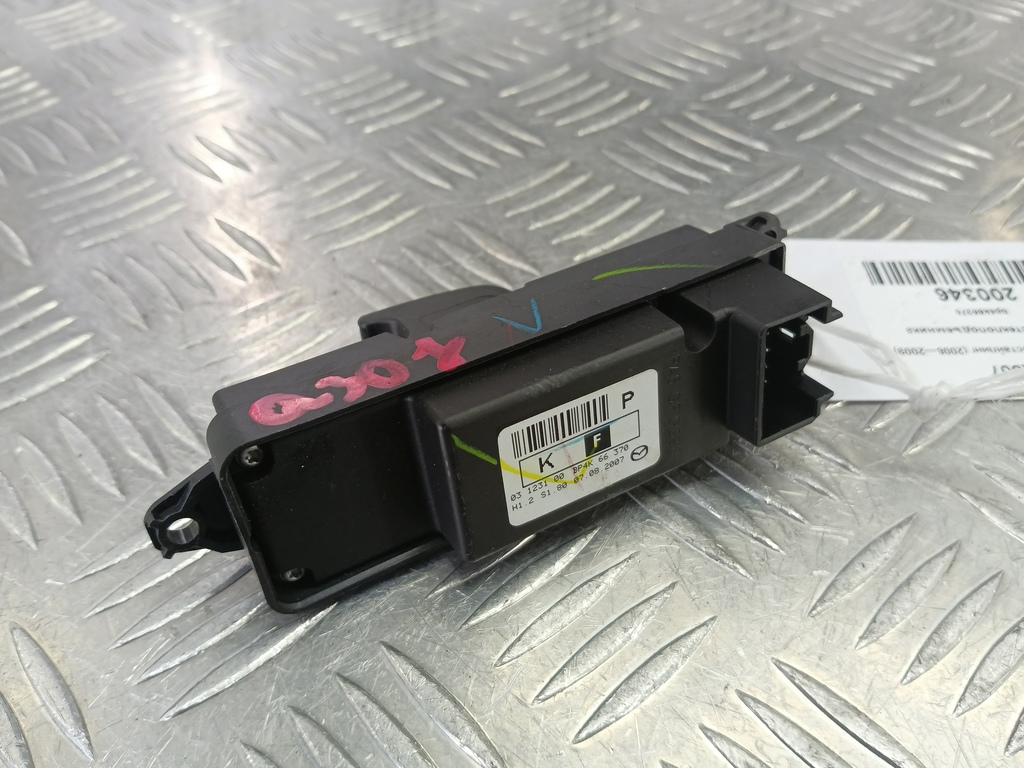 кнопка стеклоподъемника MAZDA 3 1.6 MT (105 л.с.)3  BK рестайлинг (2006—2009) Седан BP4K-66-370, 520 рублей, Москва